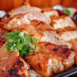 Tàn Shāo き Tún Jǐng Zhuān Mén Diàn Yuán Xǐ Tíng Comida