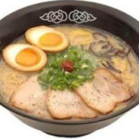 ラーメン Wǔ Jiǔ Líng Rì Chū Diàn Comida