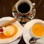 レストランのなか Comida