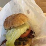 Burger Bear Okinawa Comida