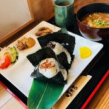 おにぎり Chá Wū ほたる Comida