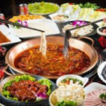 Wèi Shǔ Wú Lǎo Huǒ Guō （hé Píng Diàn） Comida