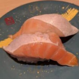 すし Zhī Zhù Zhǎo Jīn Běn Diàn Comida