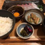 Yī Yǔ の Xiāng Tǔ Liào Lǐ Dào Hòu Yú Wǔ Comida