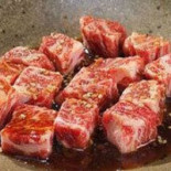Shāo Ròu Chì Bǎn Comida