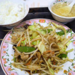 Jiǎo Zi の Wáng Jiāng Shǒu Dào Qián Tián Diàn Comida