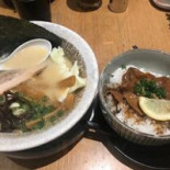 Miàn Wū Yī Píng ān Comida