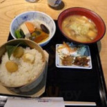 Yīng Jǐng Gān Jīng Táng Quán Shí Tíng Comida