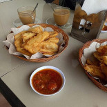 D'linow Comida
