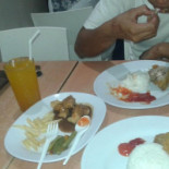 Toby's Gading Fajar Comida