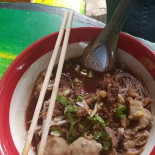 ร้านก๋วยเตี๋ยวไหมค่ะ Comida