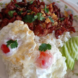 ล้านลาภไก่อบโอ่ง Comida