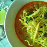 ร้านข้าวซอยยายเขียว Comida