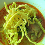ร้านข้าวซอยยายเขียว Comida