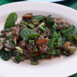 พรแจ่วฮ้อนอีสาน Comida