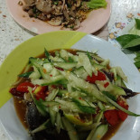 ครัวป้าแจ่ม(ปากท่อ) Comida