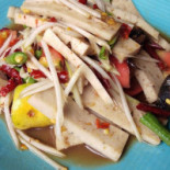 ครัวป้าแจ่ม(ปากท่อ) Comida