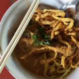 Khow Soi, Lumduan Fa Ham 3, Saraphi Branch ร้านข้าวซอยลำดวนฟ้าฮ่าม3 สาขาสารภี Comida