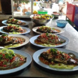 พรเพ็ญ Comida