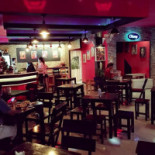 ติดลม.s Dentro