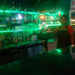 Nana's Rooftop Dentro
