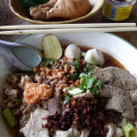 กรุงศรีก๋วยเตี๋ยวเรืออยุธยา Comida