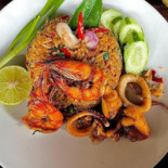 คุ้มเจ้าพระยา Comida