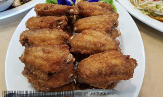 ร้านอาหารไม้แก้ว การ์เด้นท์ Maikaew Garden Comida