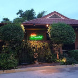 ครัวนพรัตน์ Exterior
