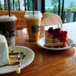 ธารารินทร์ รีสอร์ท คาเฟ่ Comida