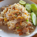 ครัวพี่น้อง วัดป่าสัก สระบุรี food