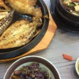 동명항생선숯불구이 Comida