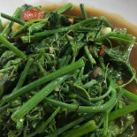 ร่มไม้ริมนา Comida