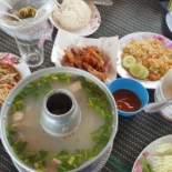 ร้านอาหารแป้งร่ำ อ่างซับเหล็กลพบุรี Comida