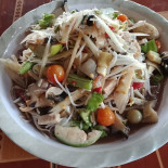 หม่องหนี่ แซ้บ สันทรายมูล Comida
