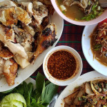 คุณแดงไก่ย่าง หมูหัน วัวหัน Comida