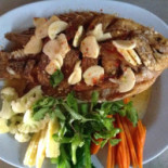 ครัวต้นน้ำเคียงดิน Comida