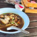 ร้านก๋วยจั๊บแม่น้อยเมืองเก่า food