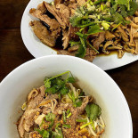 เตี๋ยวเป็ด เฮียตี๋ Comida