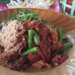 Khrua Anong food