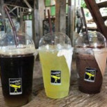 กาแฟแห่ระเบิด Exterior