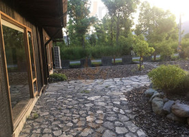 Hēi Hái Zi Hēi Kā Fēi Exterior