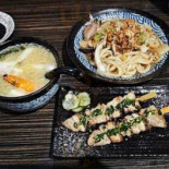 Tóng Lè Tīng Tàn Shāo Jiǔ Chǎng Comida