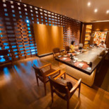 Liàn Wǎ Tiě Bǎn Shāo Dentro