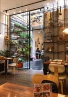 Mmm Brunch （chǒng Wù Yǒu Shàn Cān Tīng， Kě Yù Yuē） Dentro