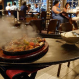 Zhang Bistro Dentro