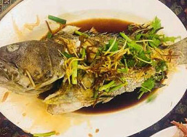 Shēn Zhèn Zhōng Zhōu Wàn Háo Jiǔ Diàn Comida