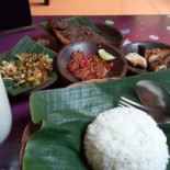 Waroeng Ss Spesial Sambal Ss Gading Serpong Comida