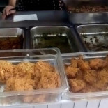 Kantin Laras Comida