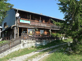Hé Huān